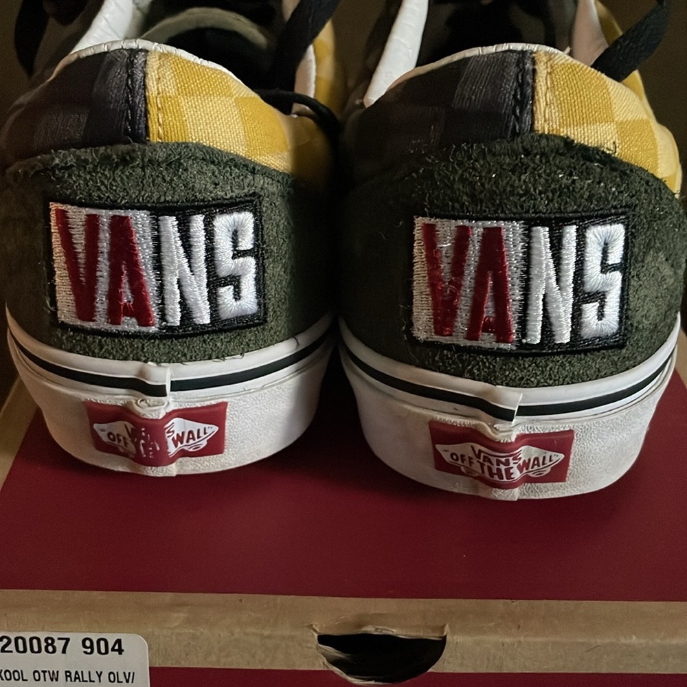 Vans - Picture 4 of 6